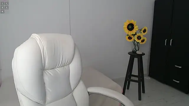 Ghada milf online show from March 19, 2025, 11:47 pm