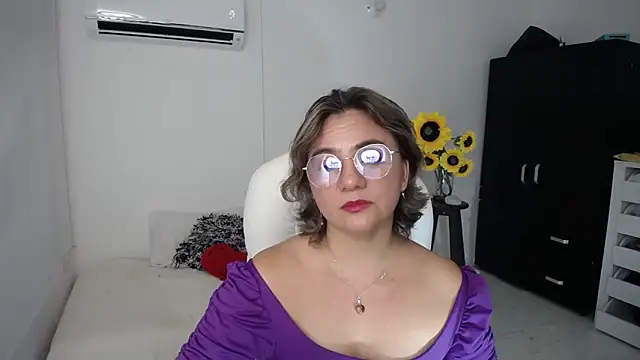 Ghada milf online show from March 23, 2025, 3:54 am