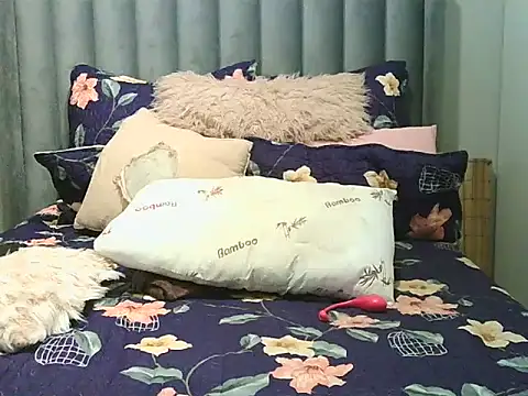 Amberbela online show from December 13, 2024, 11:50 pm