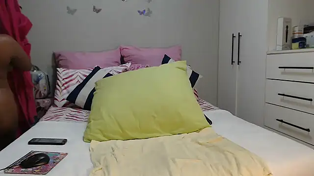 Snapshot of Amberbela chatting on May 13, 2026, 4:10 am Amberbela online show from May 13, 2026, 4:10 am
