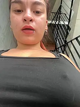 MiaLujan  online show from February 9, 2025, 12:30 pm