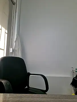 doctora-danna online show from September 17, 2025, 1:35 pm