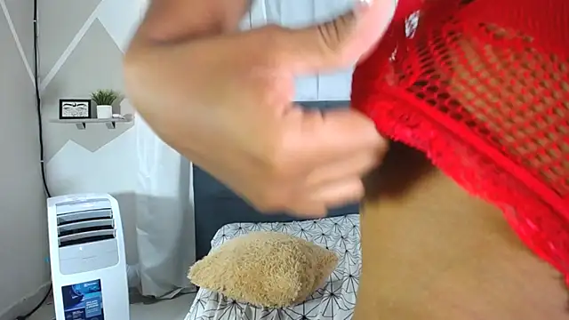 Hillary queen online show from March 6, 2025, 3:02 pm