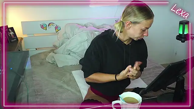 Lexa xoxo online show from November 2, 2025, 7:55 am