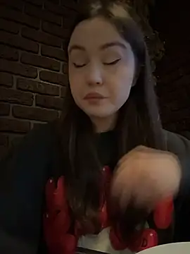 Peachy Dream online show from March 13, 2026, 4:02 pm