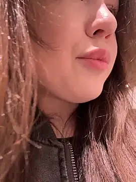 Peachy Dream online show from April 19, 2026, 6:10 pm