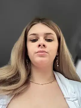 Love Bri online show from March 12, 2025, 9:55 am