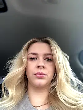 Love Bri online show from September 24, 2025, 10:07 am