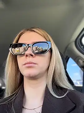 Love Bri online show from April 17, 2026, 10:29 am