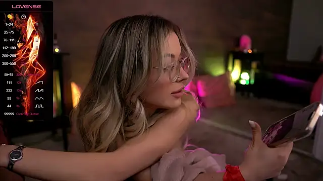 KylieJoyce online show from February 23, 2025, 3:13 am