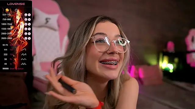 KylieJoyce online show from February 23, 2025, 8:33 pm