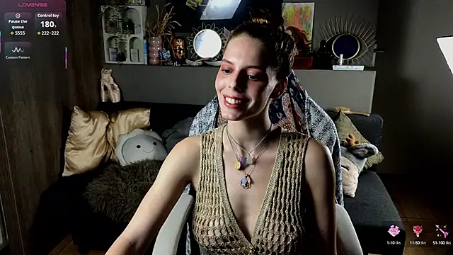 AyreenMoore online show from September 23, 2025, 8:01 pm