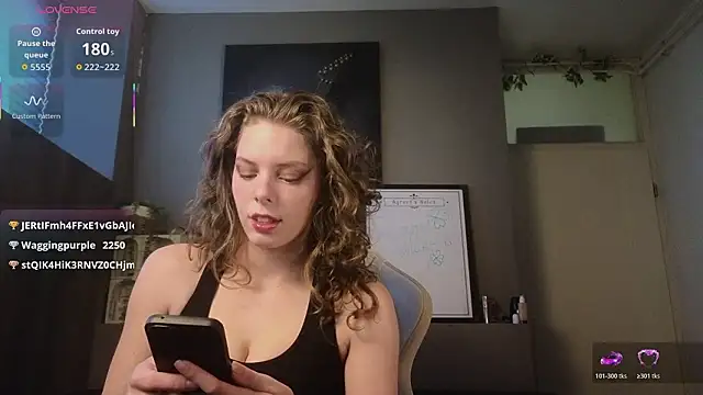 AyreenMoore online show from March 18, 2026, 3:04 pm