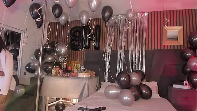 ailynBlaze online show from April 23, 2026, 5:52 am