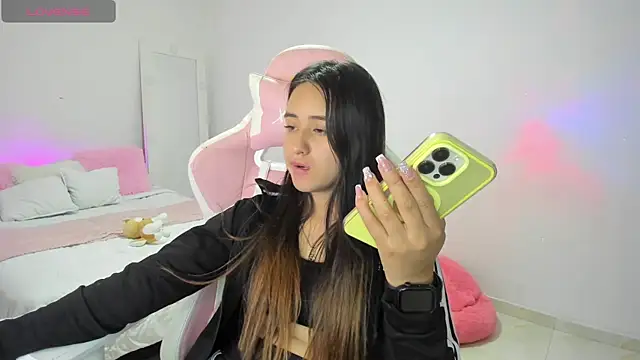 Tinylottie online show from September 12, 2025, 4:01 am