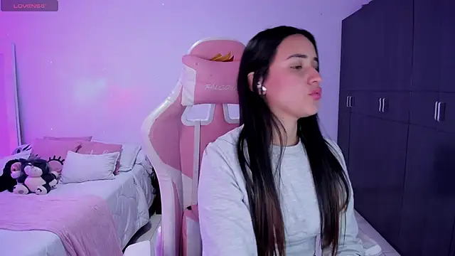 Tinylottie online show from November 14, 2025, 4:44 am