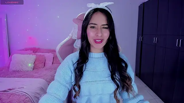 Tinylottie online show from December 19, 2025, 5:31 pm