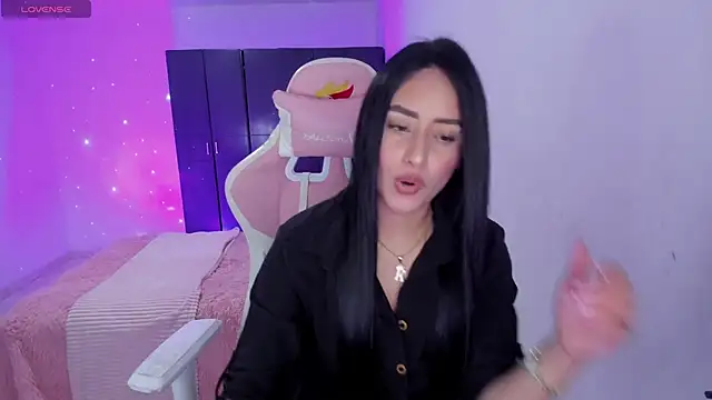 Tinylottie online show from April 21, 2026, 5:28 pm