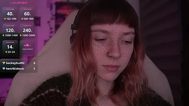 juliapie online show from March 8, 2025, 4:45 am