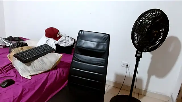 BrandonStond online show from April 22, 2026, 3:53 am