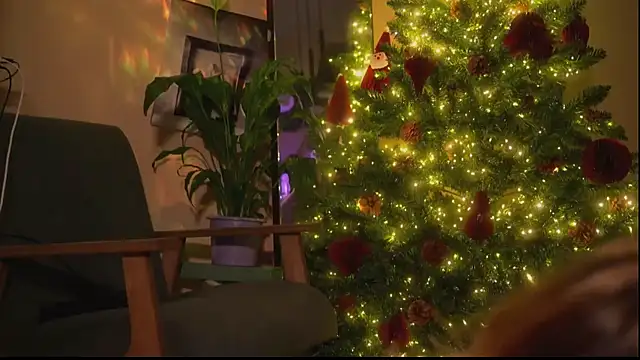 Snapshot of Arianna_Richi chatting on December 20, 2025, 6:42 am Arianna Richi online show from December 20, 2025, 6:42 am