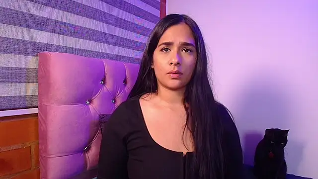 Snapshot of Maeena chatting on April 10, 2026, 12:38 am Maeena online show from April 10, 2026, 12:38 am