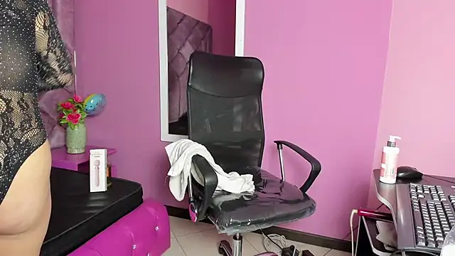 Sarah Hornny online show from March 8, 2025, 10:22 am