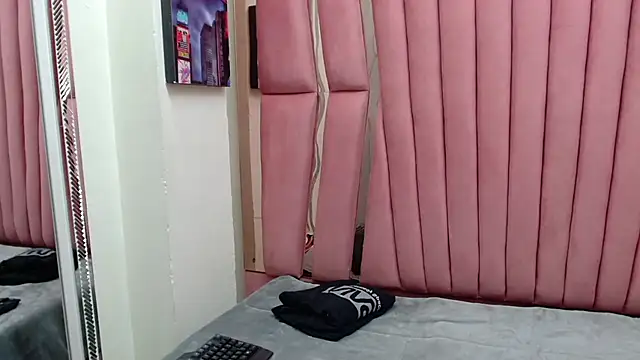 Sarah Hornny online show from March 12, 2025, 3:13 am