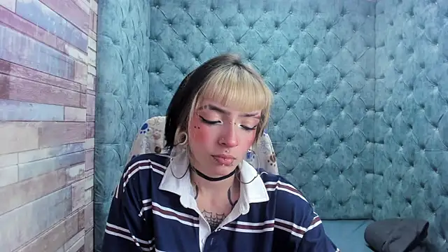 Samantha Smiith online show from November 26, 2025, 4:13 am