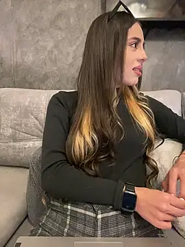 AbyThompson online show from February 6, 2025, 6:02 pm