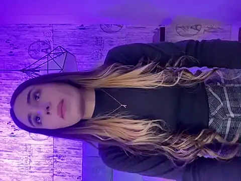 AbyThompson online show from February 6, 2025, 9:06 pm