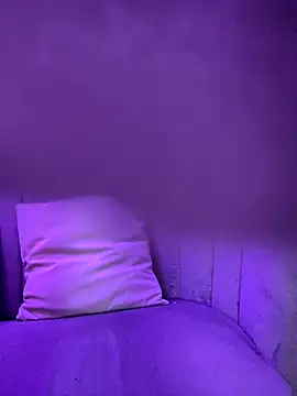 AbyThompson online show from September 15, 2025, 12:05 pm