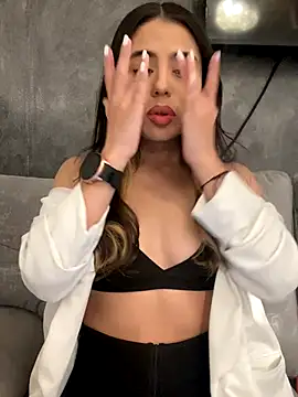 AbyThompson online show from September 24, 2025, 3:04 pm