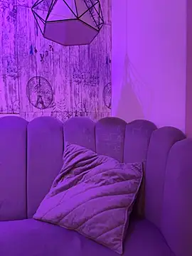 AbyThompson online show from April 22, 2026, 9:11 am