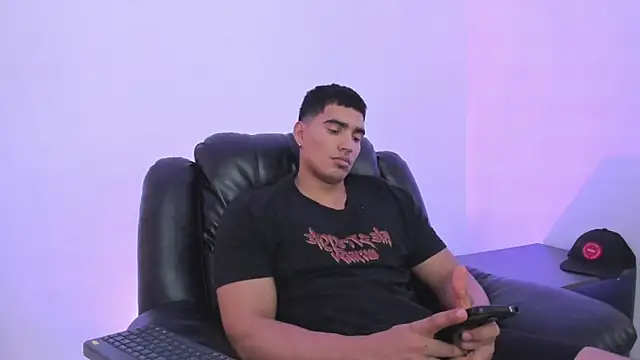 JamesGraay online show from March 17, 2025, 8:19 pm