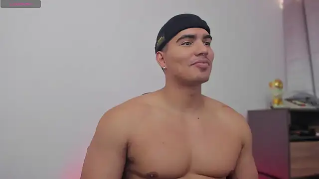 JamesGraay online show from December 5, 2025, 6:48 pm