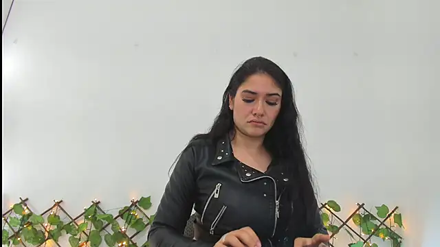 Madeleine  w online show from March 12, 2025, 5:17 pm