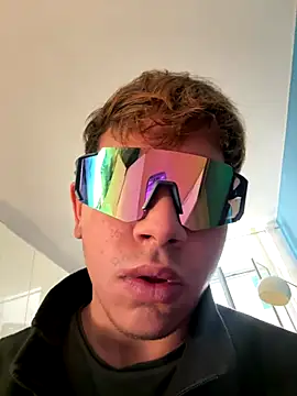 calleaaaa online show from November 5, 2025, 10:26 am