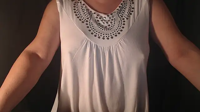 1BECHA1 online show from October 10, 2025, 9:58 pm