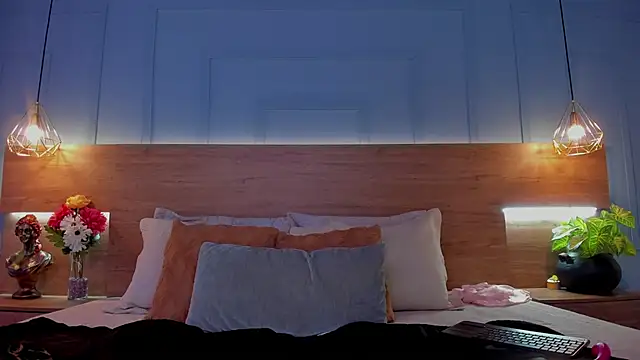 andymiller  online show from February 3, 2025, 1:40 pm