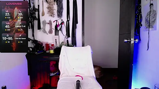 Snapshot of akinoro_ chatting on January 18, 2025, 10:17 pm akinoro online show from January 18, 2025, 10:17 pm