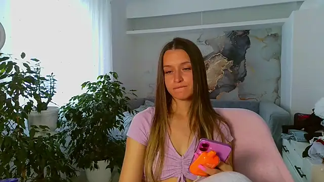 Snapshot of Submissive_love chatting on June 5, 2026, 12:00 pm Submissive love online show from June 5, 2026, 12:00 pm