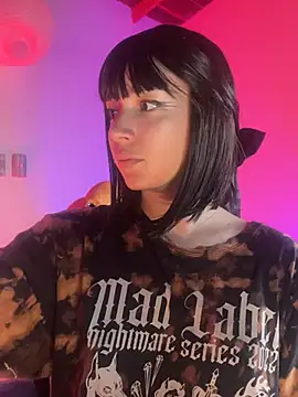 sweeet peach online show from March 26, 2026, 5:02 am