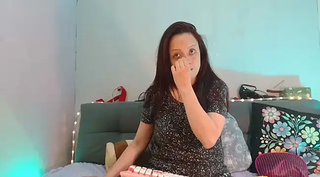 catalinamommyx online show from February 6, 2025, 5:35 am