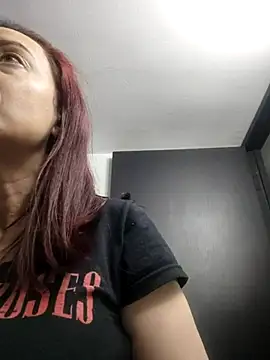 catalinamommyx online show from September 24, 2025, 2:37 am