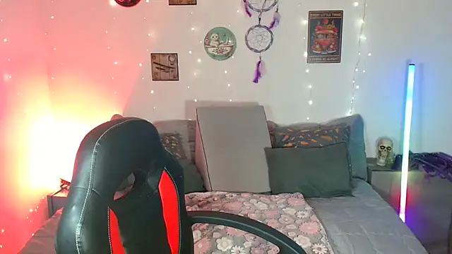 catalinamommyx online show from November 8, 2025, 11:36 pm