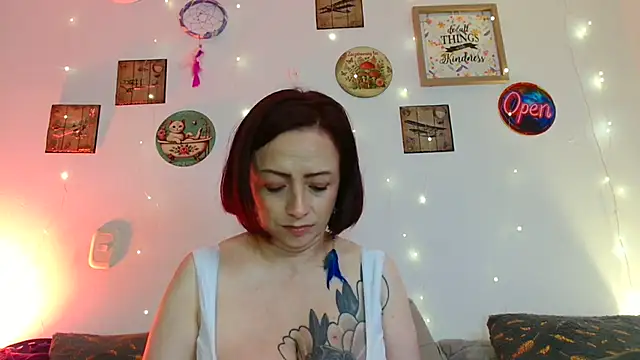 catalinamommyx online show from July 14, 2026, 2:05 am