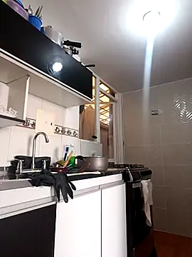 Bonny Klote online show from February 21, 2025, 8:05 pm