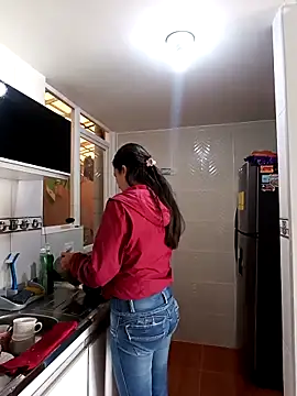 Bonny Klote online show from March 18, 2025, 4:04 pm