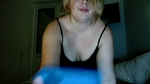  CattrinaVegas  online show from December 30, 2024, 7:11 pm